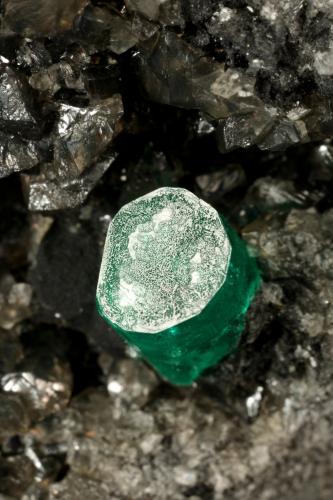 Beryl (variety emerald), Calcite, Pyrite<br />Muzo mining district, Western Emerald Belt, Boyacá Department, Colombia<br />76x47x45mm, xl=7x5mm<br /> (Author: Fiebre Verde)