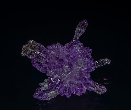 Quartz (var Amethyst)<br />Karur District, Tamil Nadu, India<br />3.4 x 3.0 cm<br /> (Author: am mizunaka)