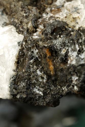 Beryl (variety emerald), Calcite, Parisite, Aragonite(?)<br />Muzo (distrito minero), Cinturón Esmeraldífero Occidental, Departamento Boyacá, Colombia<br />38x40x31mm, xl=15x10mm<br /> (Author: Fiebre Verde)