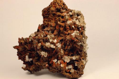 Goethita pseudo Calcita y Hemimorfita<br />Santa Eulalia District, Municipio Aquiles Serdán, Chihuahua, Mexico<br />10.1 x 9 x 5.5 centimetros<br /> (Autor: Ricardo Melendez)