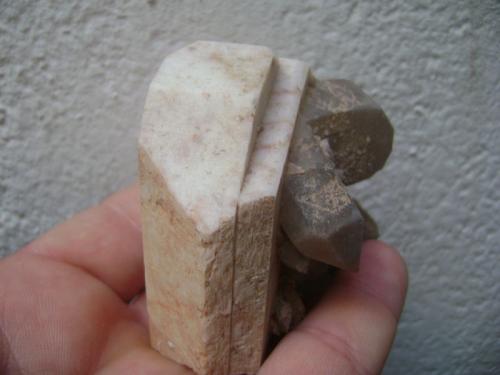 Microcline and Quartz<br />Belvís de Monroy, Comarca Campo Arañuelo, Cáceres, Extremadura, Spain<br />7 x 5 x 4 cm.<br /> (Author: ApitaAngel)