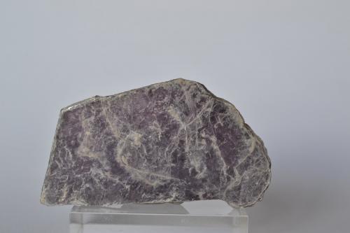Lepidolita<br />Valle Sahatany (Mt. Ibity), Región Vakinankaratra, Madagascar<br />7 x 4 x 0,6 cm<br /> (Autor: Raul S. Llorente)