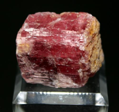 Rhodochrosite<br />Takatori Mine, Shirosato-machi, Higashi-Ibaraki-gun, Ibaraki Prefecture, Kanto Region, Honshu Island, Japan<br />3.3 x 2.8 cm<br /> (Author: Don Lum)