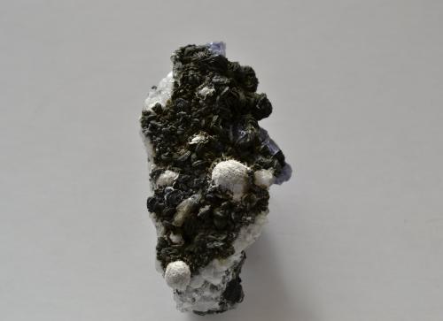 Fluorita<br />Minas da Panasqueira, Aldeia de São Francisco de Assis, Covilhã, Castelo Branco, Cova da Beira, Centro, Portugal<br />6,8 x 3,7 x 3,5 cm<br /> (Autor: Raul S. Llorente)