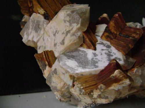 Quartz and muscovite<br />Belvís de Monroy, Comarca Campo Arañuelo, Cáceres, Extremadura, Spain<br />Larger crystal 7 x 3 cm<br /> (Author: ApitaAngel)