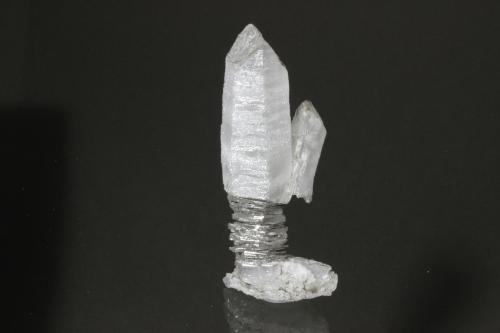 Quartz, Calcite<br />Bor Pit, Dalnegorsk B deposit, Dalnegorsk, Dalnegorsk Urban District, Primorsky Krai, Russia<br />6.8 x 2.6 x 2.4 cm<br /> (Author: Don Lum)