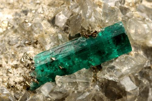 Beryl (variety emerald), Dolomite, Pyrite<br />Chivor mining district, San Gregorio Mine, Municipio Chivor, Eastern Emerald Belt, Boyacá Department, Colombia<br />30x29x41mm, main xl=10mm<br /> (Author: Fiebre Verde)