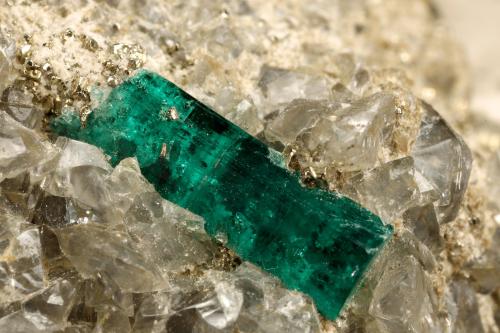 Beryl (variety emerald), Dolomite, Pyrite<br />Chivor mining district, San Gregorio Mine, Municipio Chivor, Eastern Emerald Belt, Boyacá Department, Colombia<br />30x29x41mm, main xl=10mm<br /> (Author: Fiebre Verde)