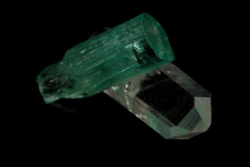 Beryl (variety emerald), Quartz<br />Muzo mining district, Western Emerald Belt, Boyacá Department, Colombia<br />Beryl=9mm  Quartz=13mm<br /> (Author: Fiebre Verde)