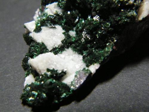 Brochantite<br /><br />45x25mm<br /> (Author: Heimo Hellwig)
