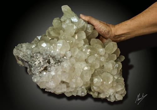 Calcita<br />Moscona Mine, El Llano, Solís, Corvera de Asturias, Comarca Avilés, Principality of Asturias (Asturias), Spain<br />370 x 330 mm. Cristal más grande 44mm. Peso 13500 g<br /> (Autor: Manuel Mesa)
