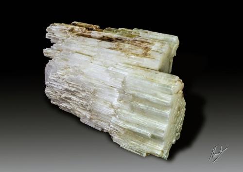 Berillonita<br />Shengus (Shingus), Roundu District, Gilgit-Baltistan (Northern Areas), Pakistan<br />160 X 110 mm. Peso 1756 g<br /> (Autor: Manuel Mesa)