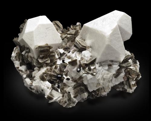 Orthoclase<br />Shigar Valley, Shigar District, Gilgit-Baltistan (Northern Areas), Pakistan<br />40,0 x 25,0 x 23,0 cm<br /> (Author: MIM Museum)