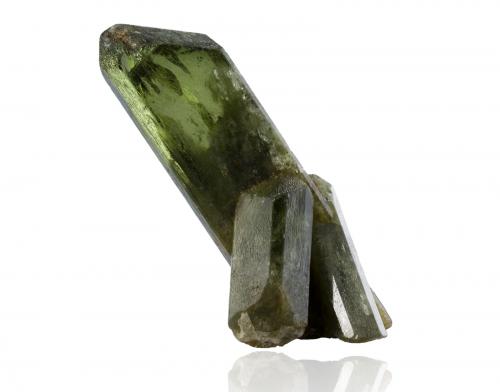 Diopside<br />Hallazgos de Diopsidos en Baxiyayike, Baxiyayike, Baicheng, Prefectura Akesu, Región Autónoma Uigur de Xinjiang, China<br />3,5 x 3,0 x 9,0 cm<br /> (Author: MIM Museum)