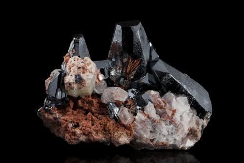 Hematite with Calcite<br />Zona minera N'Chwaning, Kuruman, Kalahari manganese field (KMF), Provincia Septentrional del Cabo, Sudáfrica<br />11,0	x	7,5	x	7,5	cm<br /> (Author: MIM Museum)