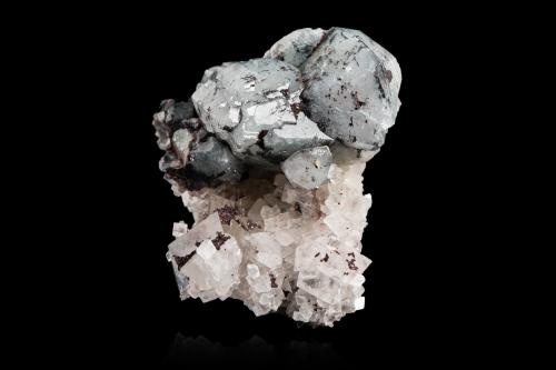 Isokite<br />Brumado, Bahia, Northeast Region, Brazil<br />6,0	x	5,0	x	3,5	cm<br /> (Author: MIM Museum)