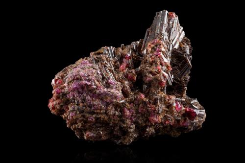 Painite with Corundum<br />Ohngaing, Mogok Valley, Mogok Township, Pyin-Oo-Lwin District, Mandalay Region (Mandalay Division), Myanmar (Burma)<br />9,5	x	5,0	x	8,5	cm<br /> (Author: MIM Museum)