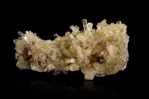 Thaumasite<br />Mina Wessels, Hotazel, Kalahari manganese field (KMF), Provincia Septentrional del Cabo, Sudáfrica<br />7,5	x	4,0	x	4,0	cm<br /> (Author: MIM Museum)