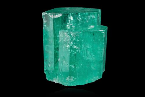 Beryl (variety emerald)<br />Coscuez (distrito minero), Municipio San Pablo de Borbur, Cinturón Esmeraldífero Occidental, Departamento Boyacá, Colombia<br />5,5	x	6,0	x	6,0	cm<br /> (Author: MIM Museum)