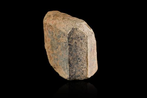 Ixiolite<br />Mavorano, Ambositra District, Amoron'i Mania Region, Madagascar<br />5,0	x	4,0	x	5,0	cm<br /> (Author: MIM Museum)