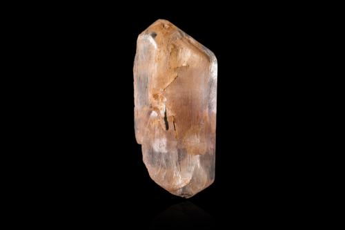 Poudretteite<br />Pein-Pyit, Mogok Township, Pyin-Oo-Lwin District, Mandalay Region (Mandalay Division), Myanmar (Burma)<br />4,5	x	2,0	x	2,0	cm<br /> (Author: MIM Museum)