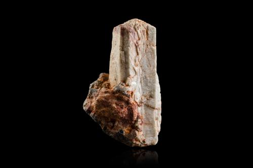 Thortveitite<br />Ljoslandsknipan (Thortveitittgruva), Knipan, Ljosland, Iveland, Aust-Agder, Norway<br />4,5	x	2,5	x	3,0	cm<br /> (Author: MIM Museum)
