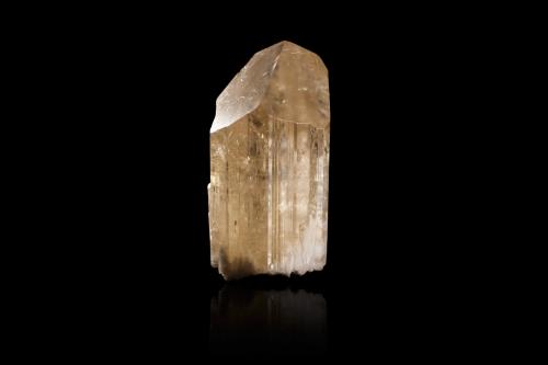 Phenakite<br />Anjanabonoina, Ambohimanambola, Betafo District, Vakinankaratra Region, Madagascar<br />2,0	x	2,0	x	4,0	cm<br /> (Author: MIM Museum)