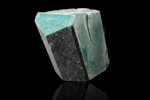 Microcline<br />Macarani, Bahia, Northeast Region, Brazil<br />52,0 	x	35,0	x	27,0	cm<br /> (Author: MIM Museum)