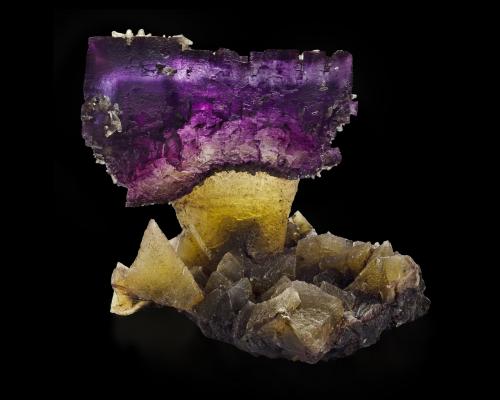 Fluorite<br />West Green Mine, Saline Mines, Ozark-Mahoning group, Cave-in-Rock Sub-District, Hardin County, Illinois, USA<br />18,5 x 13,5 x 12,0 cm<br /> (Author: MIM Museum)