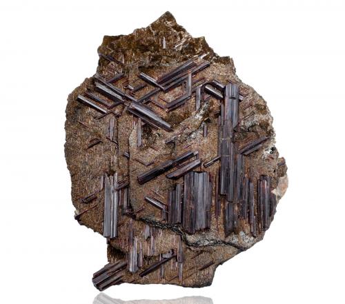 Rutile<br />Tétikanana, Ambatofinandrahana, Ambatofinandrahana District, Amoron'i Mania Region, Fianarantsoa Province, Madagascar<br />8,5 x 2,5 x 11,0 cm<br /> (Author: MIM Museum)