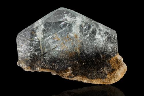 Beryl (var. goshenite) with Schorl inclusions<br />Pingwu Mine, Huya township, Mount Xuebaoding, Pingwu, Mianyang Prefecture, Sichuan Province, China<br />10.0 x 3.5 x 7.0 cm<br /> (Author: MIM Museum)