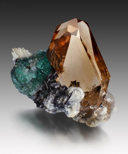 Topaz<br />Dassu, Valle Braldu, Distrito Shigar, Gilgit-Baltistan (Áreas del Norte), Paquistán<br />5.0 x 6.0 x 6.5 cm<br /> (Author: MIM Museum)