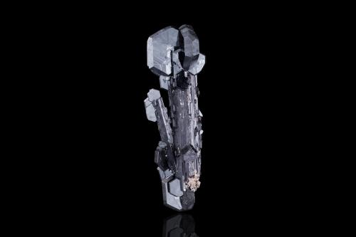 Rutile<br />Tétikanana, Ambatofinandrahana, Ambatofinandrahana District, Amoron'i Mania Region, Fianarantsoa Province, Madagascar<br />9,5	x	3,0	x	3,5	cm<br /> (Author: MIM Museum)