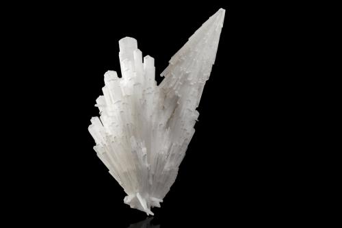 Scolecite<br />Nashik District (Nasik), Maharashtra, India<br />36,0 	x	19,0	x	14,0	cm<br /> (Author: MIM Museum)