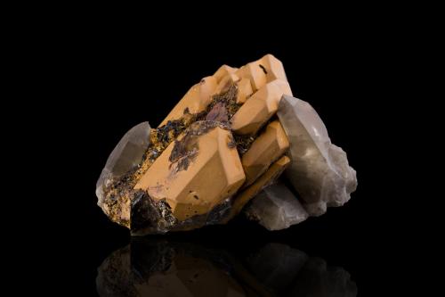 Ilmenite and Quartz<br />Erongo Mountain, Usakos, Erongo Region, Namibia<br />8,5	x	7,0	x	5,5	cm<br /> (Author: MIM Museum)