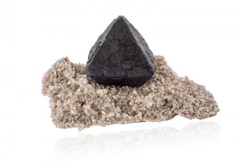 Fluorite<br />Kara-Oba, Betpak-Dala (Bet-Pak-Dala) Desert, Karaganda Region, Kazakhstan<br />18,0 	x	10,0	x	5,0	cm<br /> (Author: MIM Museum)