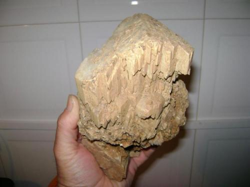 Ortoclasa (variedad adularia)<br />Belvís de Monroy, Comarca Campo Arañuelo, Cáceres, Extremadura, Spain<br />19 x 13 x 10 cm.<br /> (Autor: P. apita)