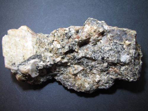 Orthoclase<br />Yacimiento La Machota Baja, La Machota Baja, Barrio de la Estación, Zarzalejo, Comarca Sierra Oeste, Comunidad de Madrid, España<br />12 x 6 cm.<br /> (Author: prcantos)