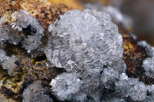 Hemimorfita<br />Barranco de los Lobos, La Peza, Comarca Guadix, Granada, Andalucía, España<br />Campo de visión 6 mm.<br /> (Autor: Juan Miguel)