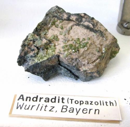 Andradite<br />Cantera Heß, Complejo metamórfico Münchberg, Wurlitz, Oberkotzau, Hof, Oberfranken, Baviera/Bayern, Alemania<br />Approx. 8-10 cm<br /> (Author: Tobi)