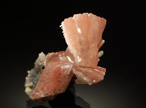 Heulandite (Series)<br />Jalgaon District, Maharashtra, India<br />3.5 x 5.6 cm<br /> (Author: crosstimber)