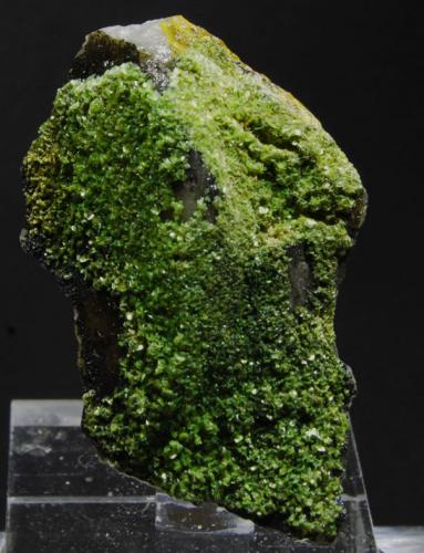 Autunita<br />Mina Senhora da Assunção, Aldeia Nova, Ferreira de Aves, Sátão, Distrito Viseu, Portugal<br />4 x 3 x 1 cm<br /> (Autor: Ricardo Fimia)