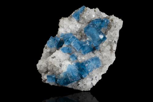 Fluorite on Quartz<br />Bere Alston Mines, Bere Ferrers, Tavistock, Devon, England / United Kingdom<br />14,0	 x	11,5	x	6,0	cm<br /> (Author: MIM Museum)