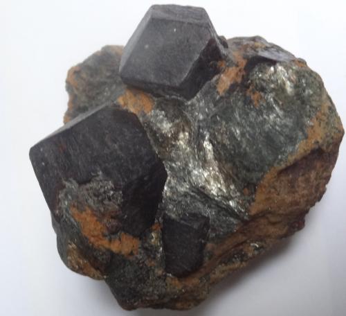 Almandine<br />Valle Ötz, Tirol Norte, Tirol, Austria<br />7x9x7cm<br /> (Author: Dave van Bladel)