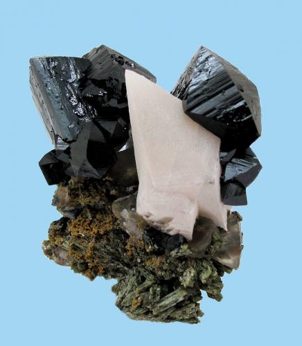 Ilvaite, Calcite, Actinolite, Quartz, Andradite<br />Dalnegorsk, Dalnegorsk Urban District, Primorsky Krai, Russia<br />64 mm x 61 mm<br /> (Author: Carles Millan)