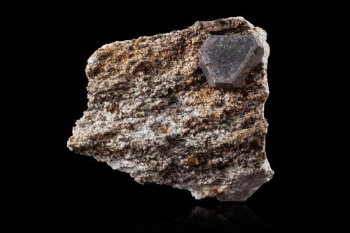 Cafarsite<br />Monte Cervandone, Devero Alp, Baceno, Ossola Valley, Verbano-Cusio-Ossola Province, Piedmont (Piemonte), Italy<br />9,0	x	9,0	x	7,0	cm<br /> (Author: MIM Museum)