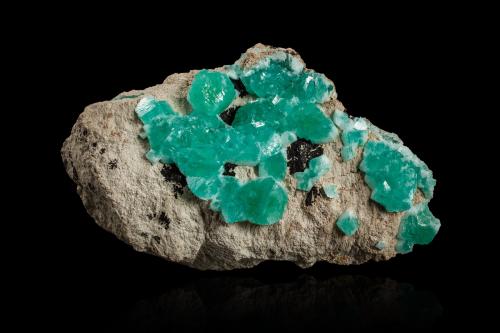 Smithsonite<br />Mina Tsumeb, Tsumeb, Región Otjikoto, Namibia<br />12,5	x	8,0	x	5,5	cm<br /> (Author: MIM Museum)