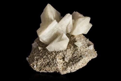 Orthoclase<br />Casatscha Valley, Cristallina Valley, Medel Valley, Medel (Lucmagn), Surselva Region, Grischun (Grisons; Graubünden), Switzerland<br />22,0	x	20,0	x	16,0	cm<br /> (Author: MIM Museum)