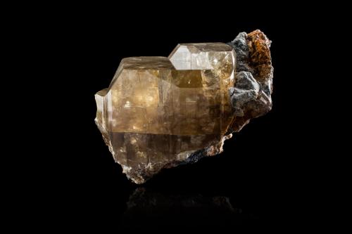 Phosgenite with Galena<br />Mina Monteponi, Iglesias, Provincia Sud Sardegna, Cerdeña/Sardegna, Italia<br />12,0	x	8,0	x	7,5	cm<br /> (Author: MIM Museum)