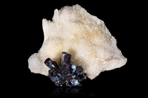 Pyrargyrite on Quartz<br />Valenciana Mine, Guanajuato, Municipio Guanajuato, Mexico<br />13,0	x	13,0	x	5,0	cm<br /> (Author: MIM Museum)